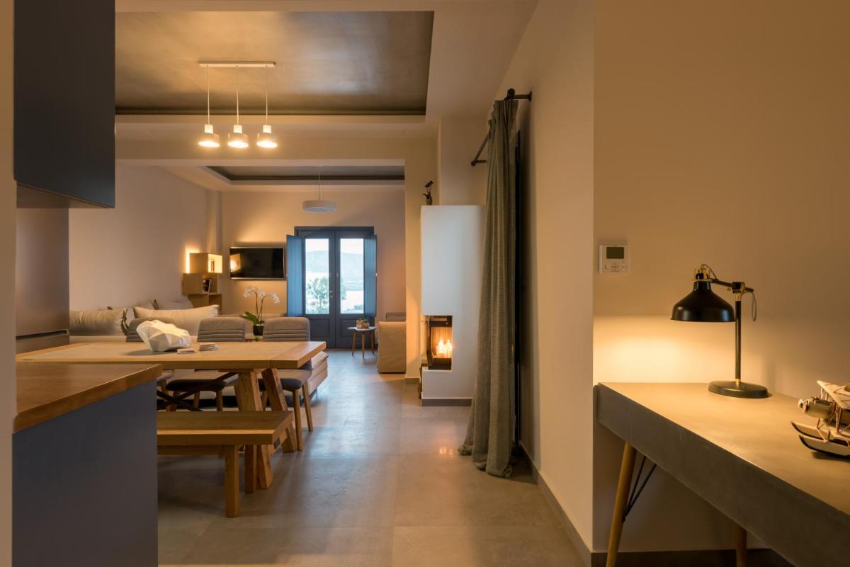 Ambeli Luxury Villa - Housity