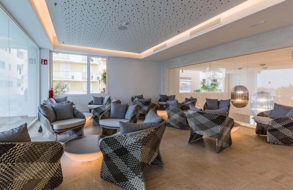Zona de estar de Talayot - Adults Only