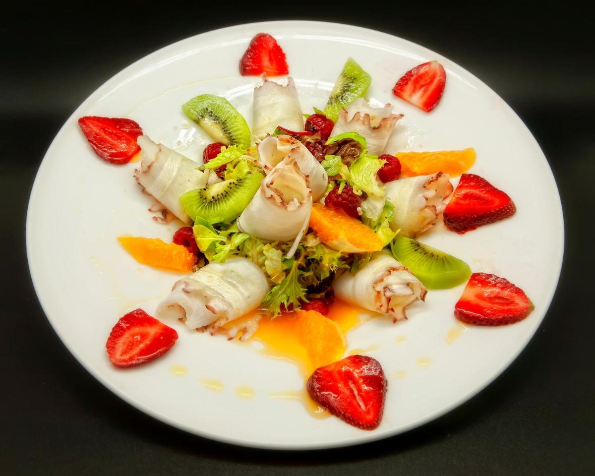 Comida en o cerca de este hotel