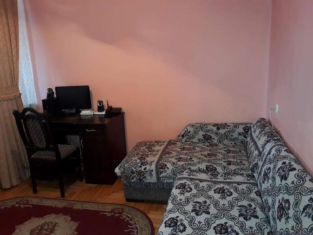 Suitetrails - One bedroom Apartment on Rustaveli str 10