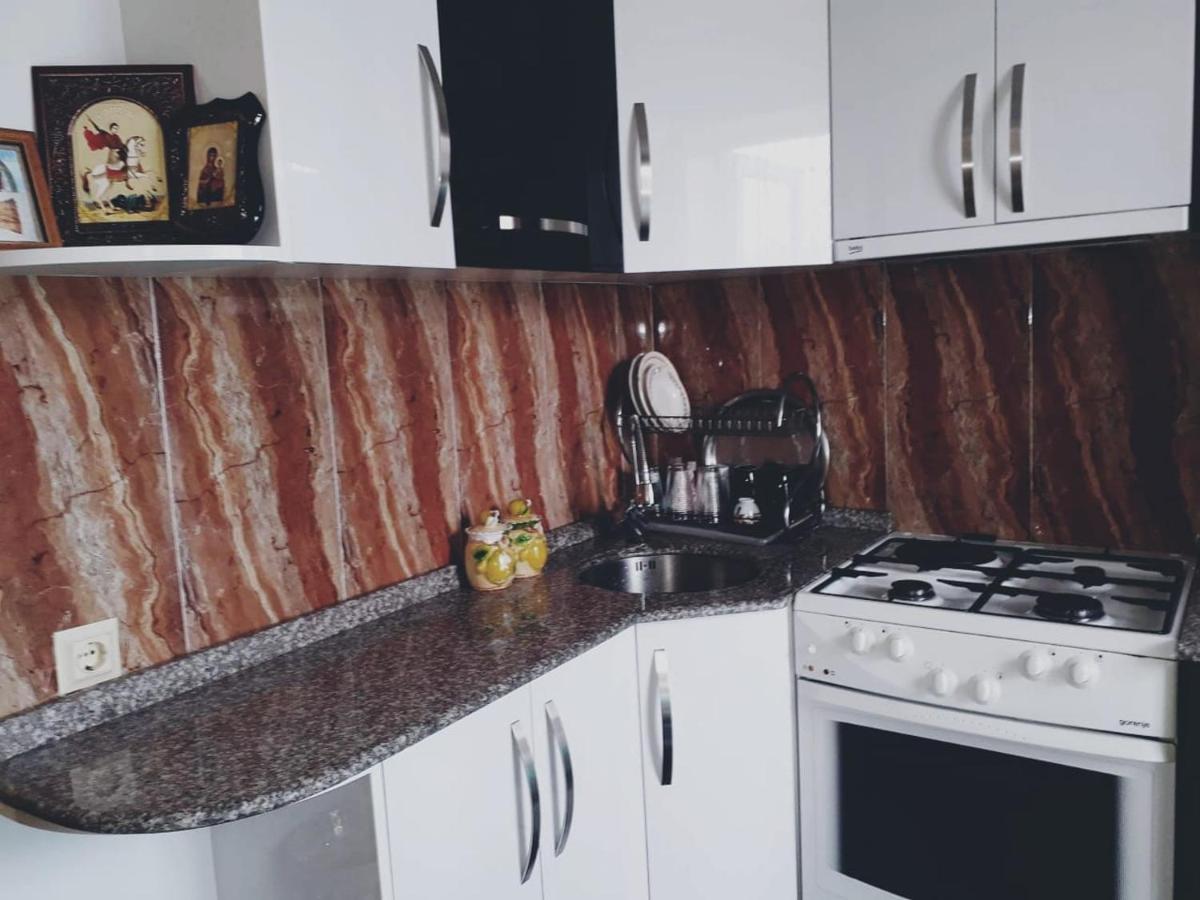 Suitetrails - One bedroom Apartment on Rustaveli str 10