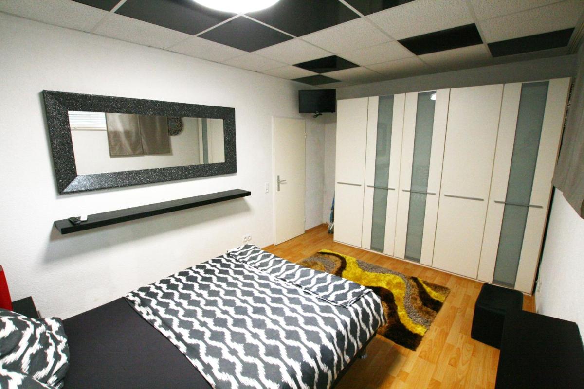 Designerwohnung in Schwarz und Weiß - Housity