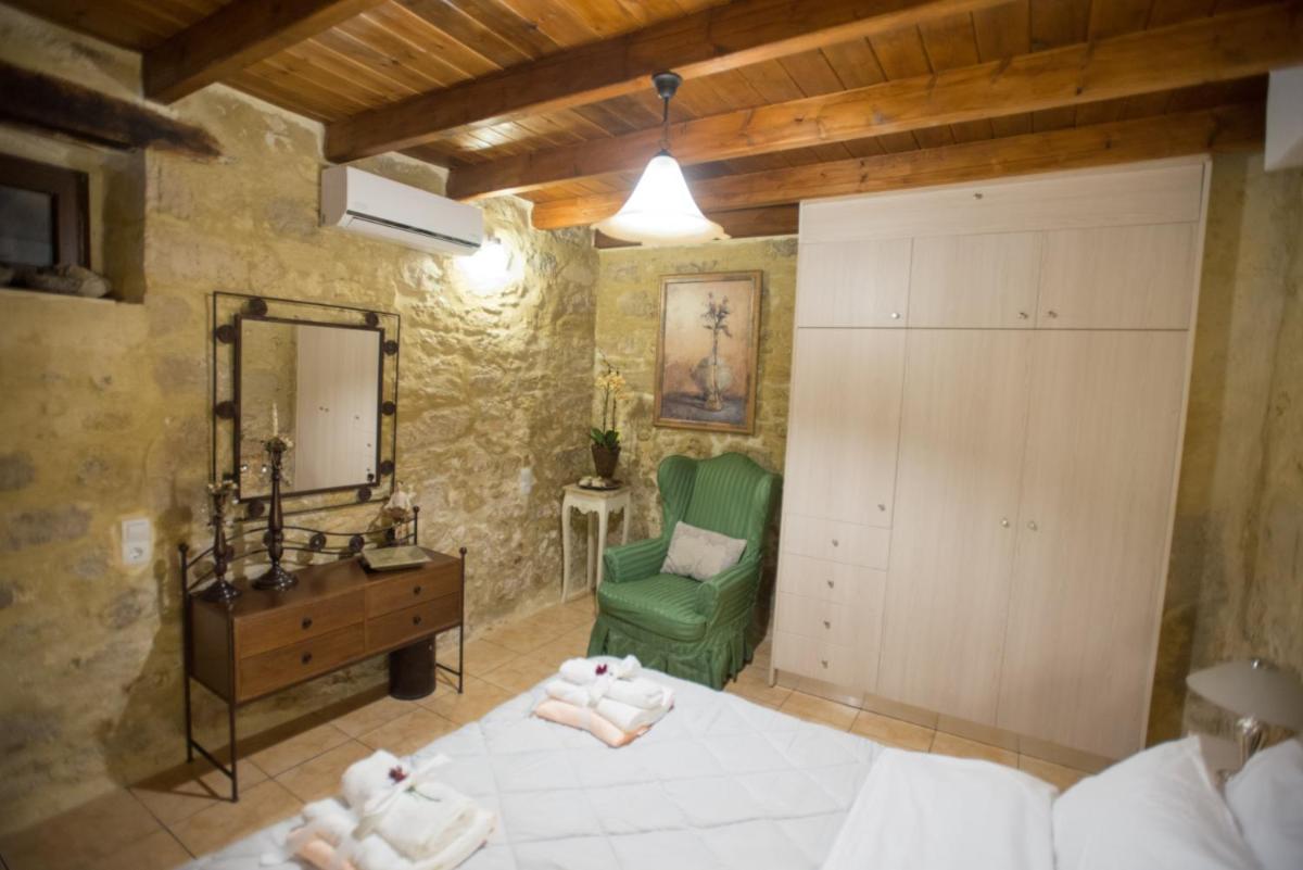 Villa Kamelia-Renovated old house-South Crete - Housity