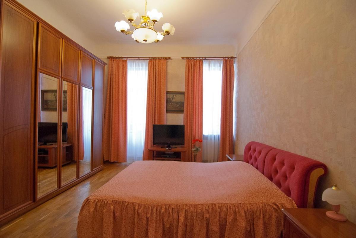 Suitetrails - Center Kiev Apartments