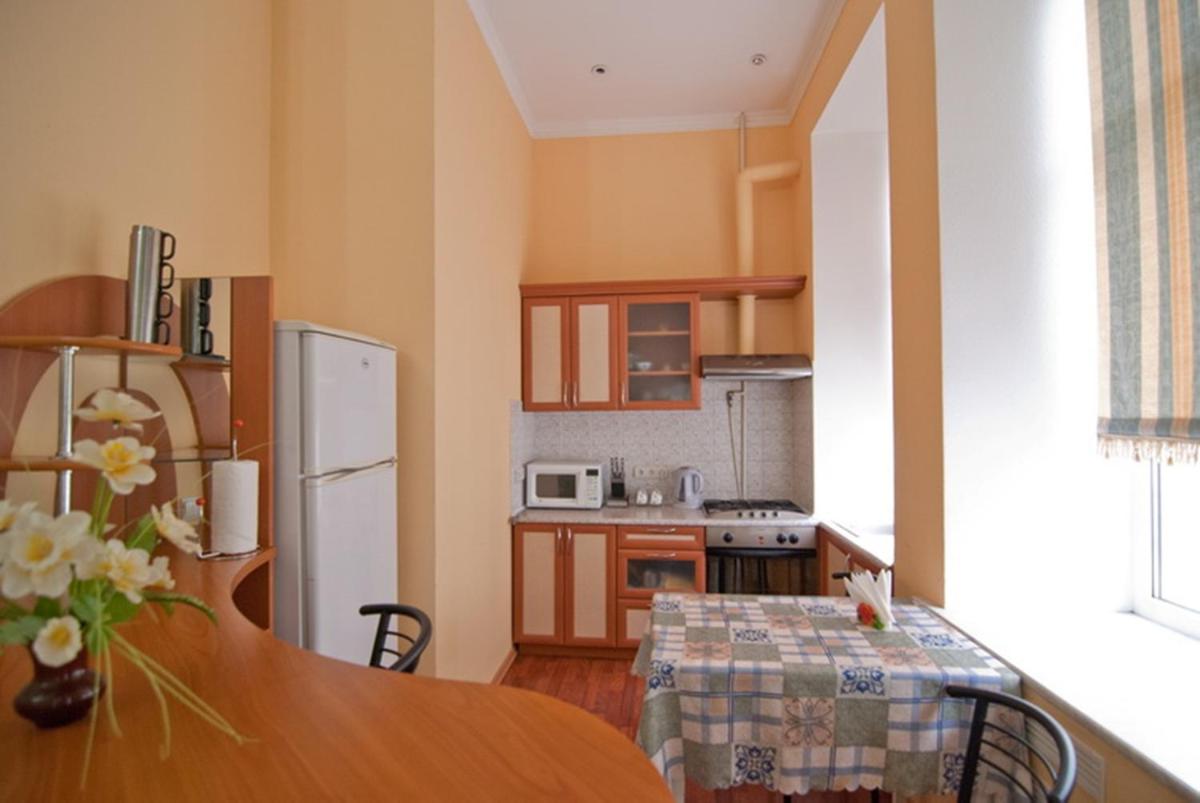 Suitetrails - Center Kiev Apartments