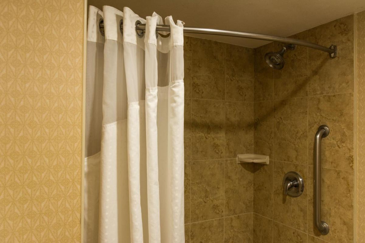 Holiday Inn Express Saltillo Zona Aeropuerto by IHG - Housity