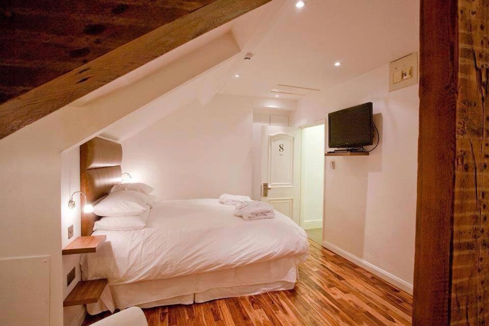 The Blueberry Hotel - Housity