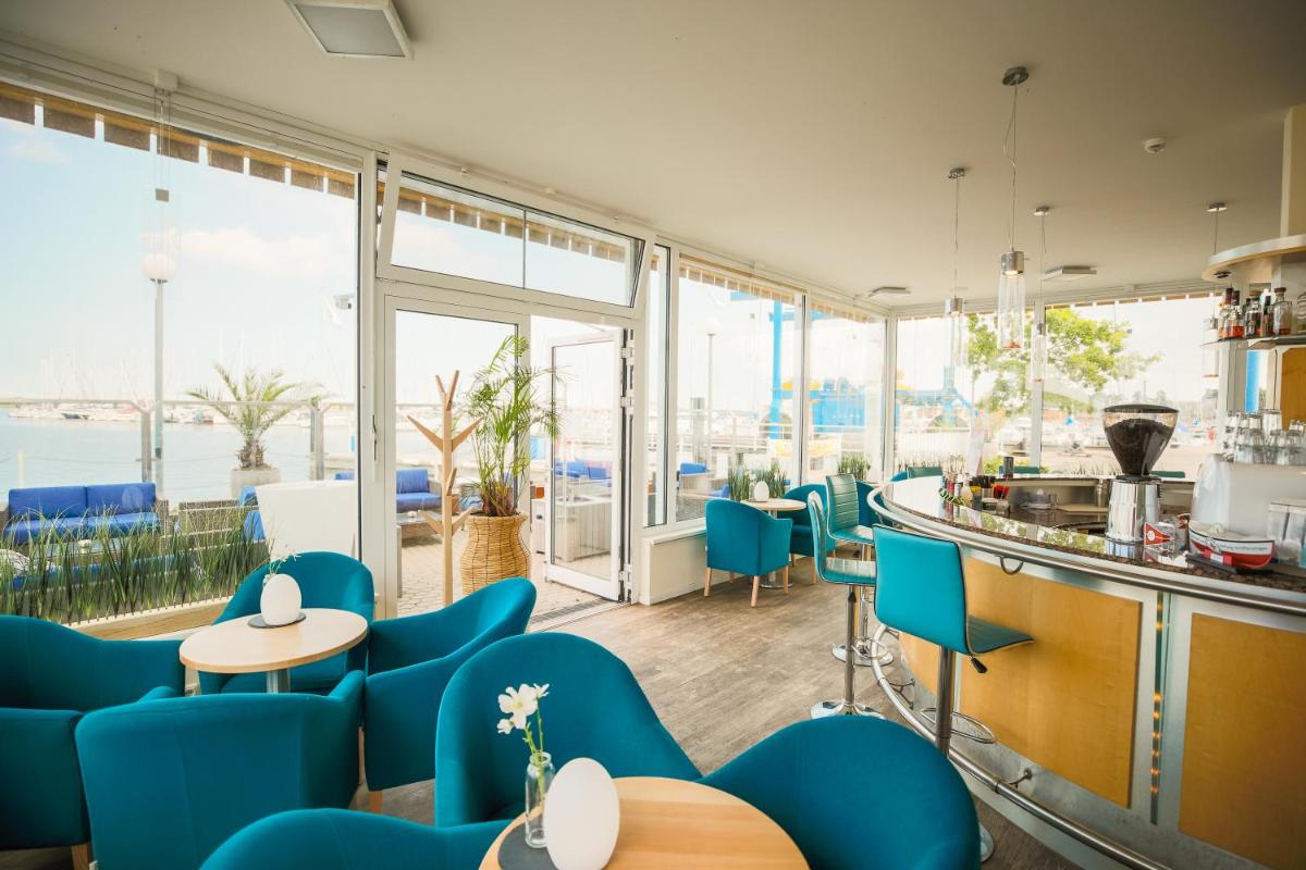 Ein Sitzbereich in der Unterkunft Schwimmende Häuser im BALTIC SEA RESORT
