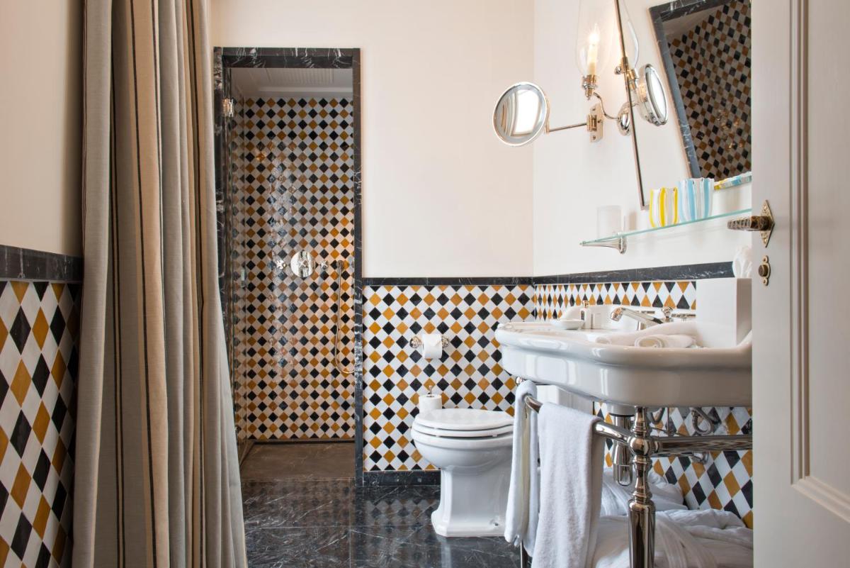 Un baño de Hotel Cappuccino - Palma