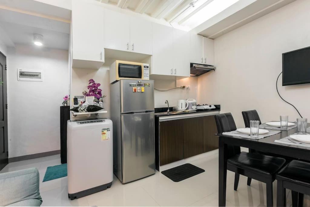 Jen's Paranaque City Apartment - Housity