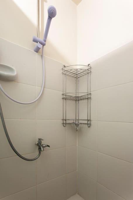 Jen's Paranaque City Apartment - Housity
