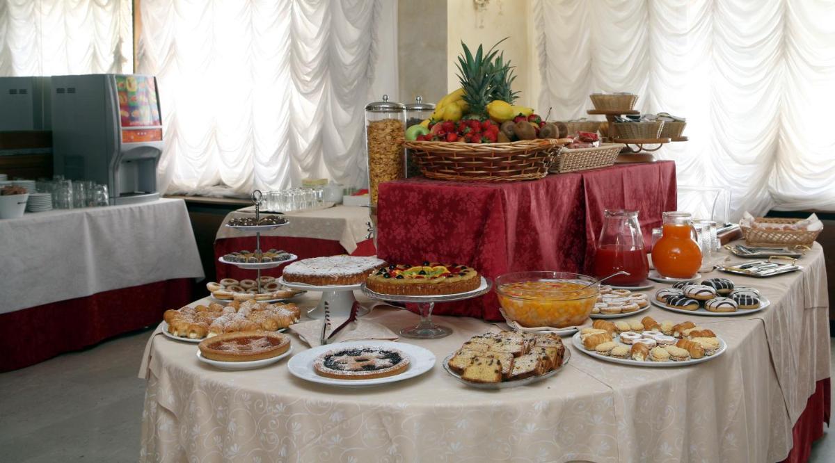 Hotel Excelsior - Housity