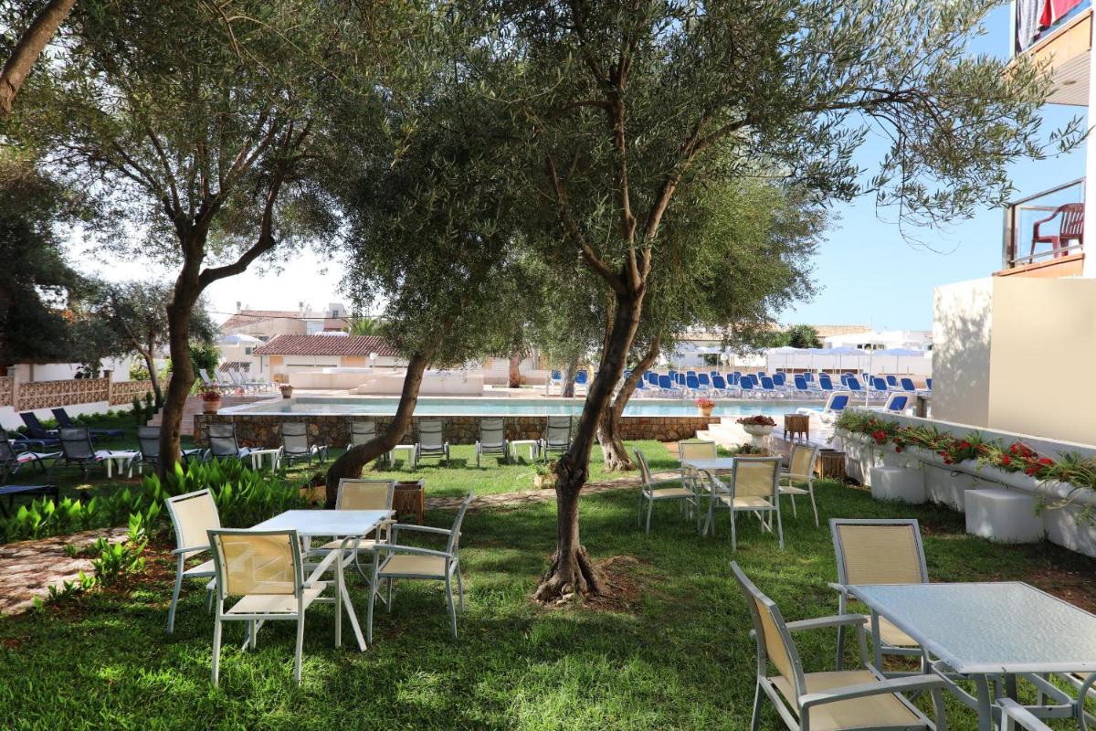 Jardín al aire libre en Hotel Clumba