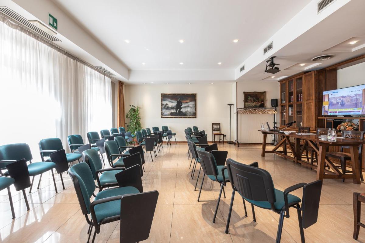 Hotel Michelangelo - Housity