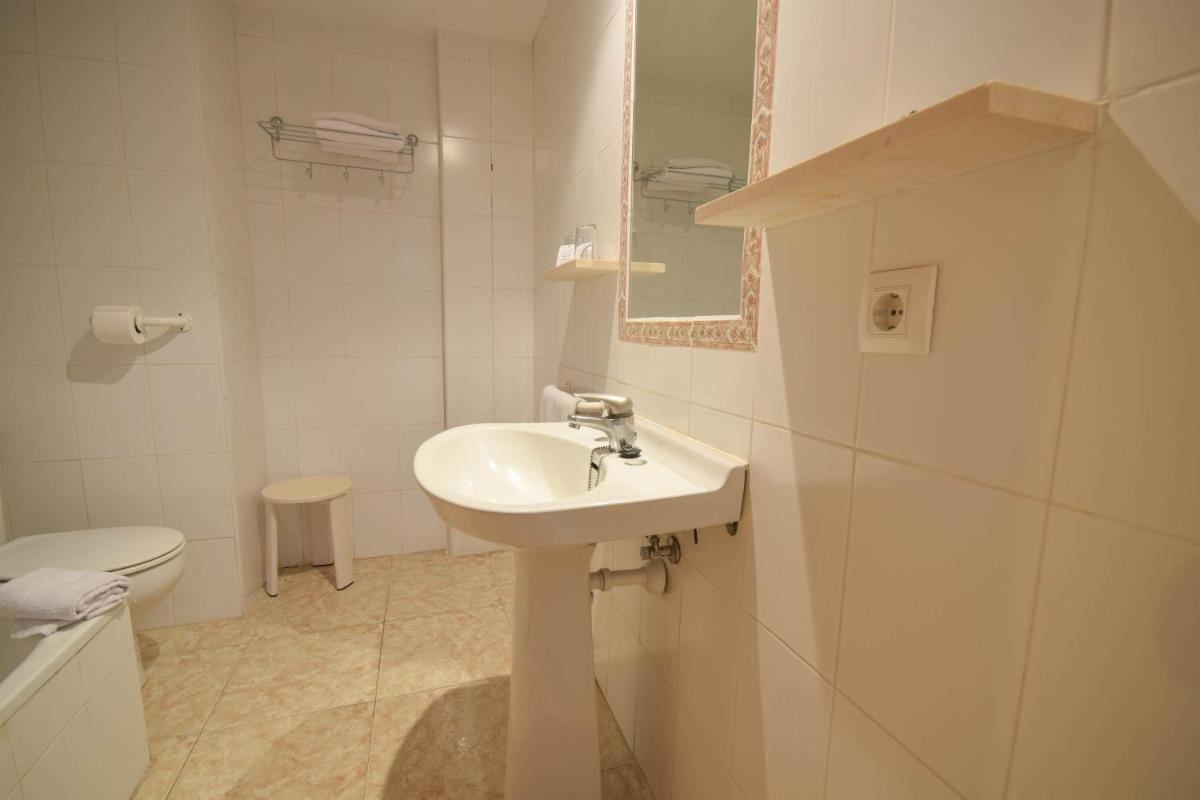 Houm Nets - Adults Only - Housity