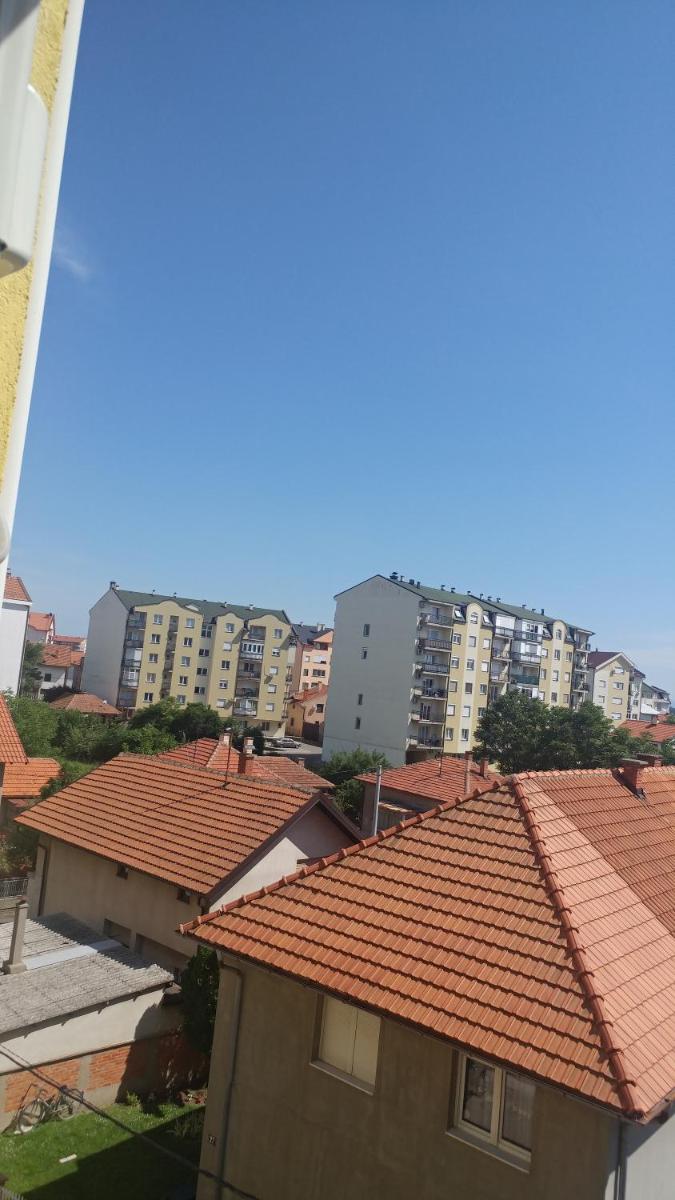 Lovely L home BN centar -Rent a car automatic - Hizvo