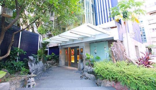 Suitetrails - Meng Qi Hotel