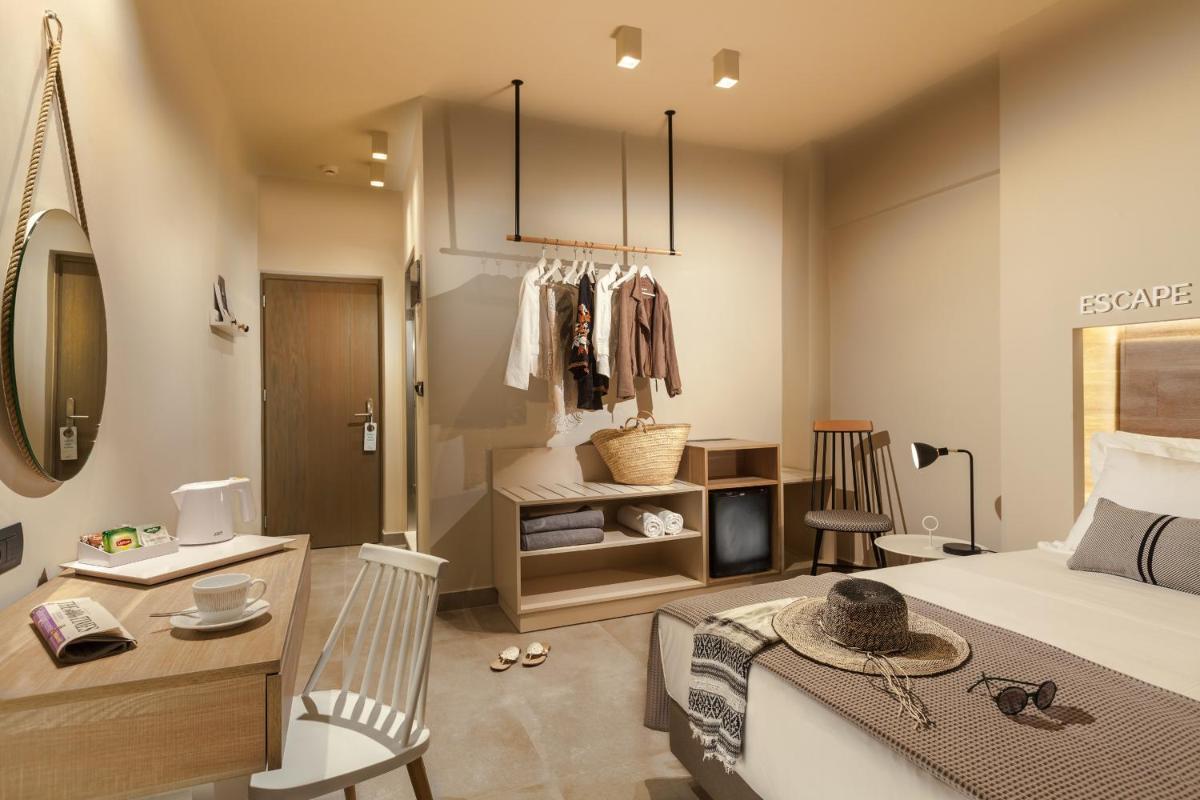 Carian Hotel - Housity