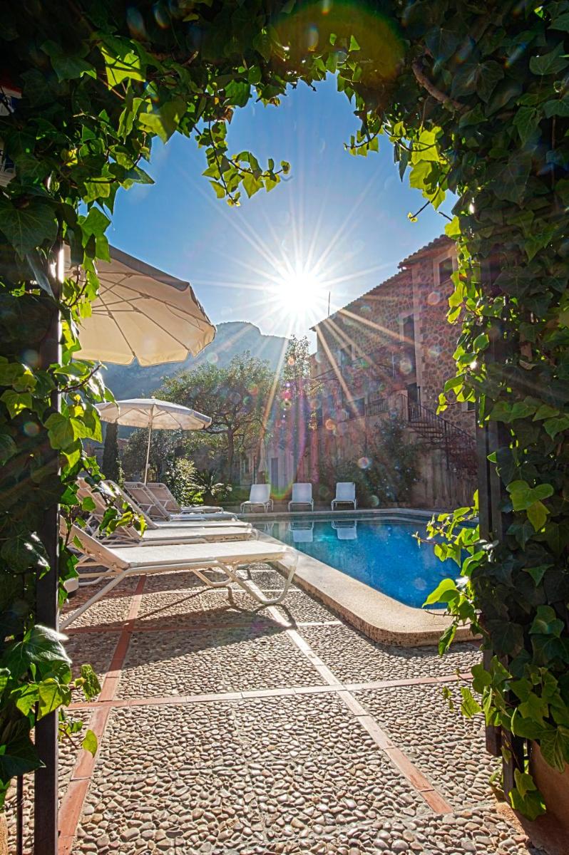 Hotel y Apartamentos DES PUIG - Housity
