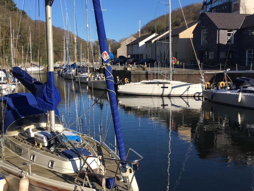 Stunning House in Felinheli Marina - Housity