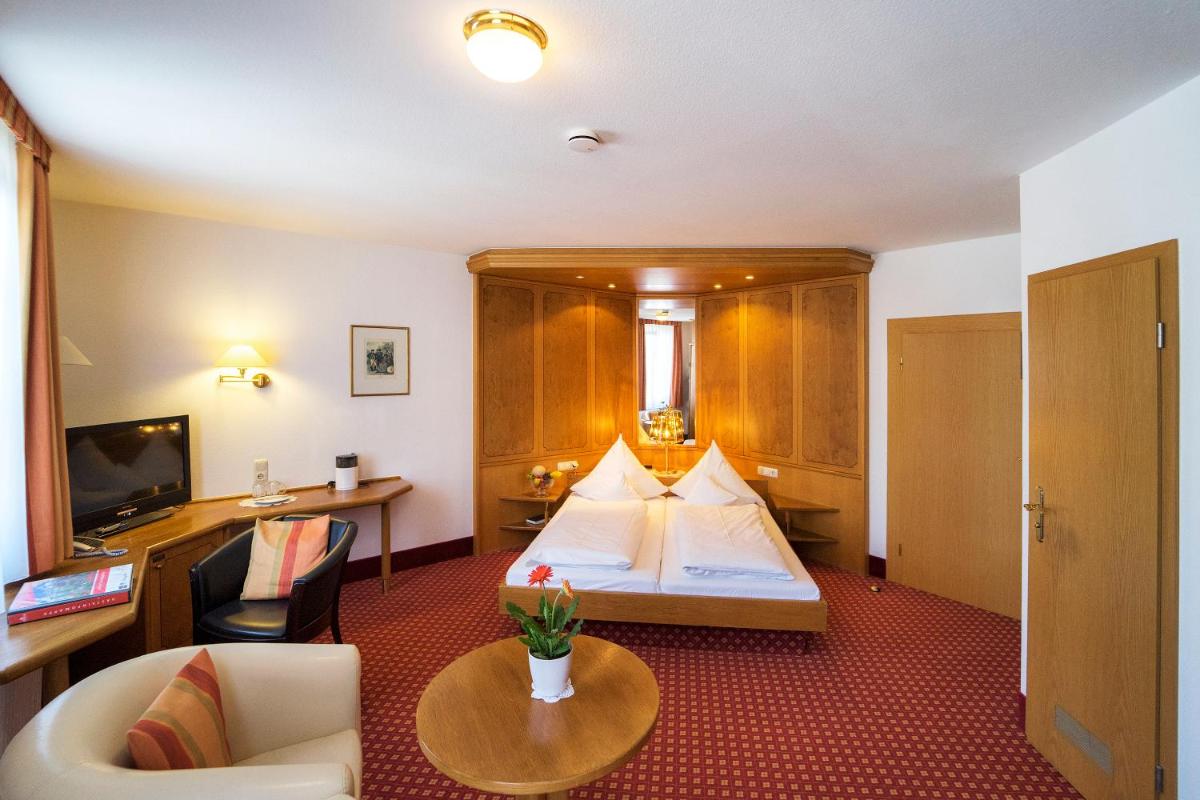 Hotel-Gasthof Zum Weyssen Rössle - Housity