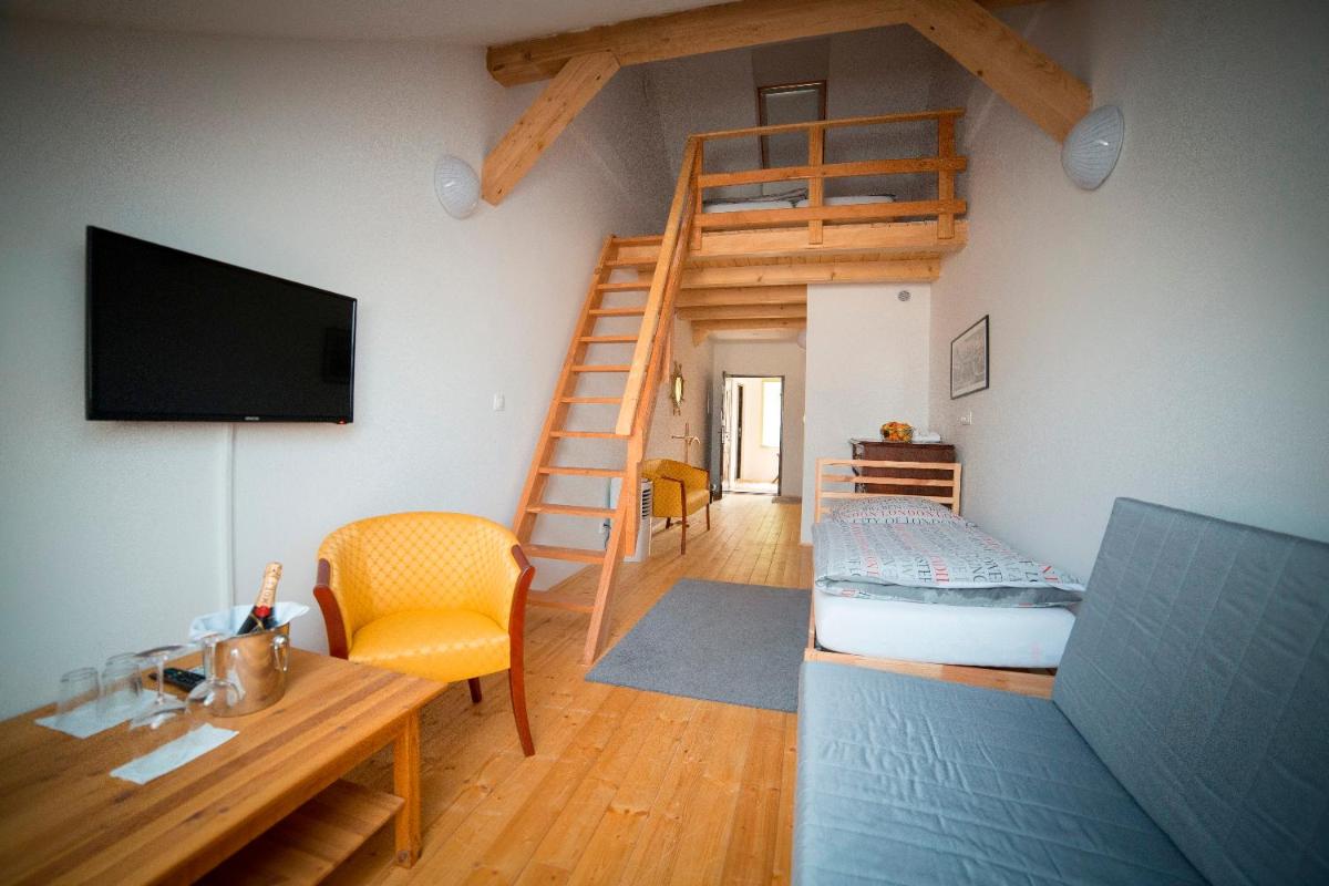 Hotel Bristol - Housity