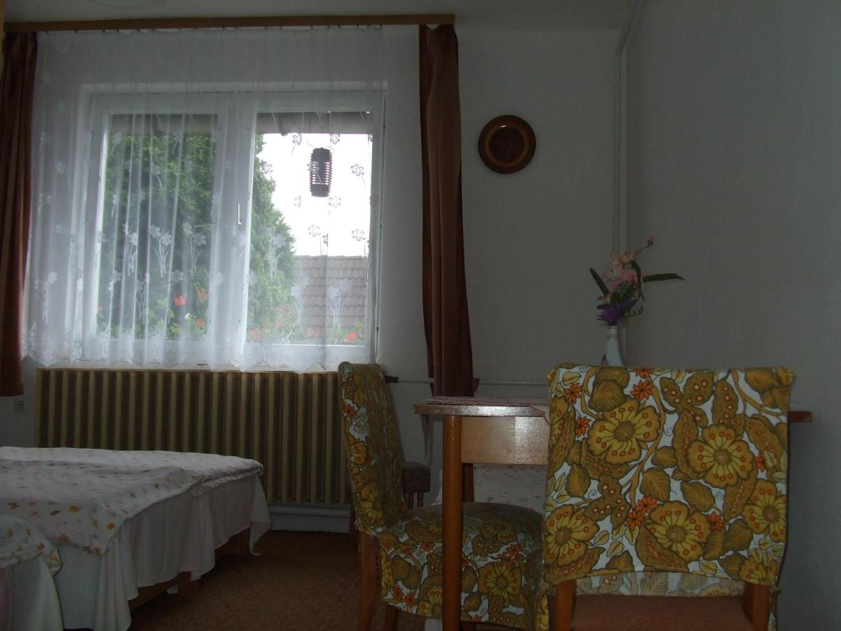 Napfény Vendégház - Housity