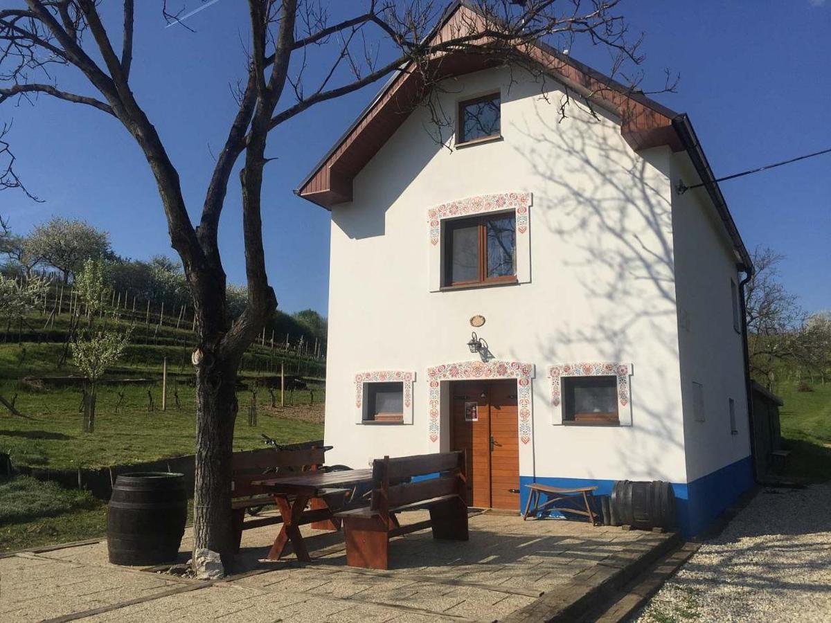 Vinný sklep u Mňa - Housity