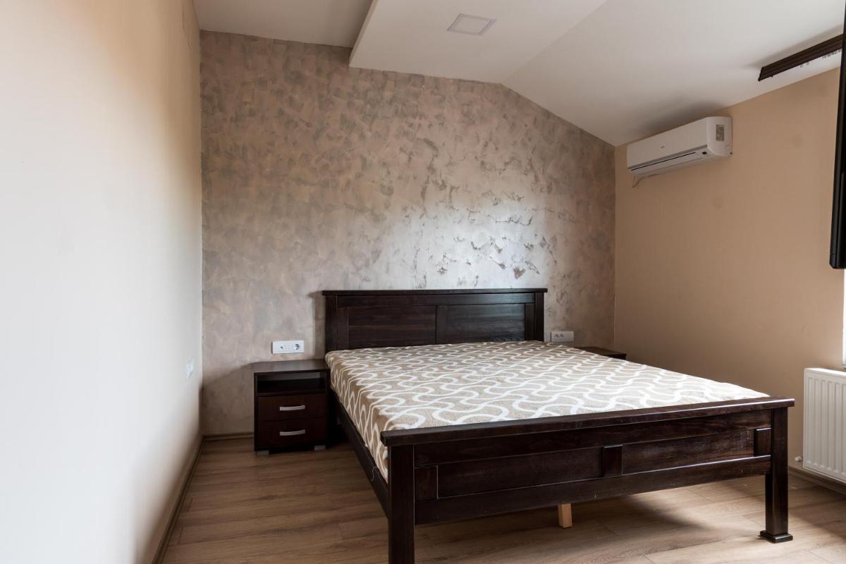 Prenoćište HRAST - Housity