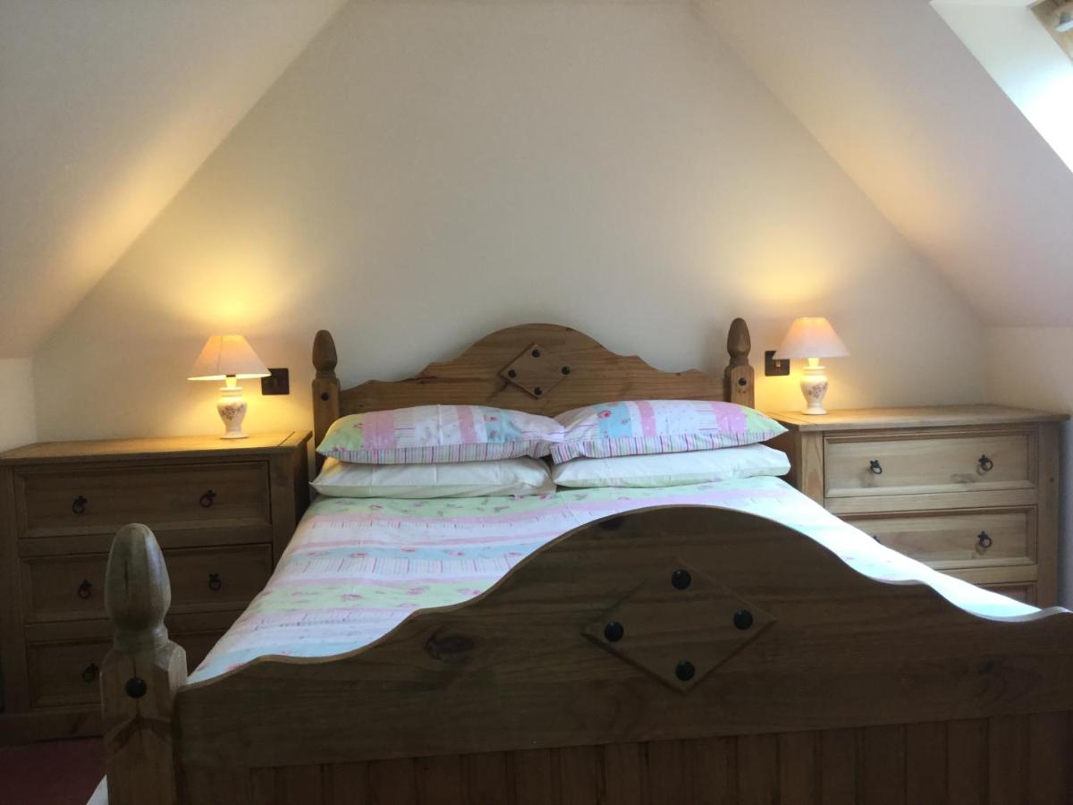 New Cottage 3 Bedroom Free Parking - Housity
