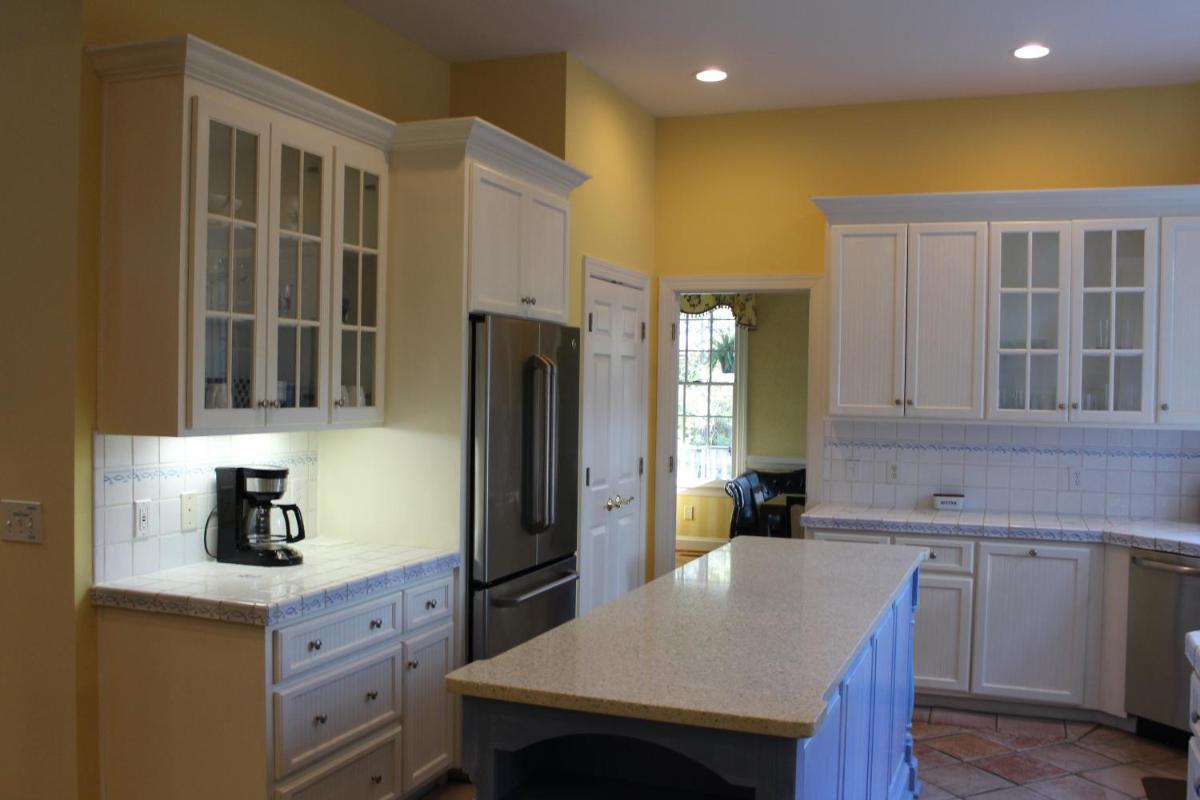 Blueberry Hill Cottage - Housity