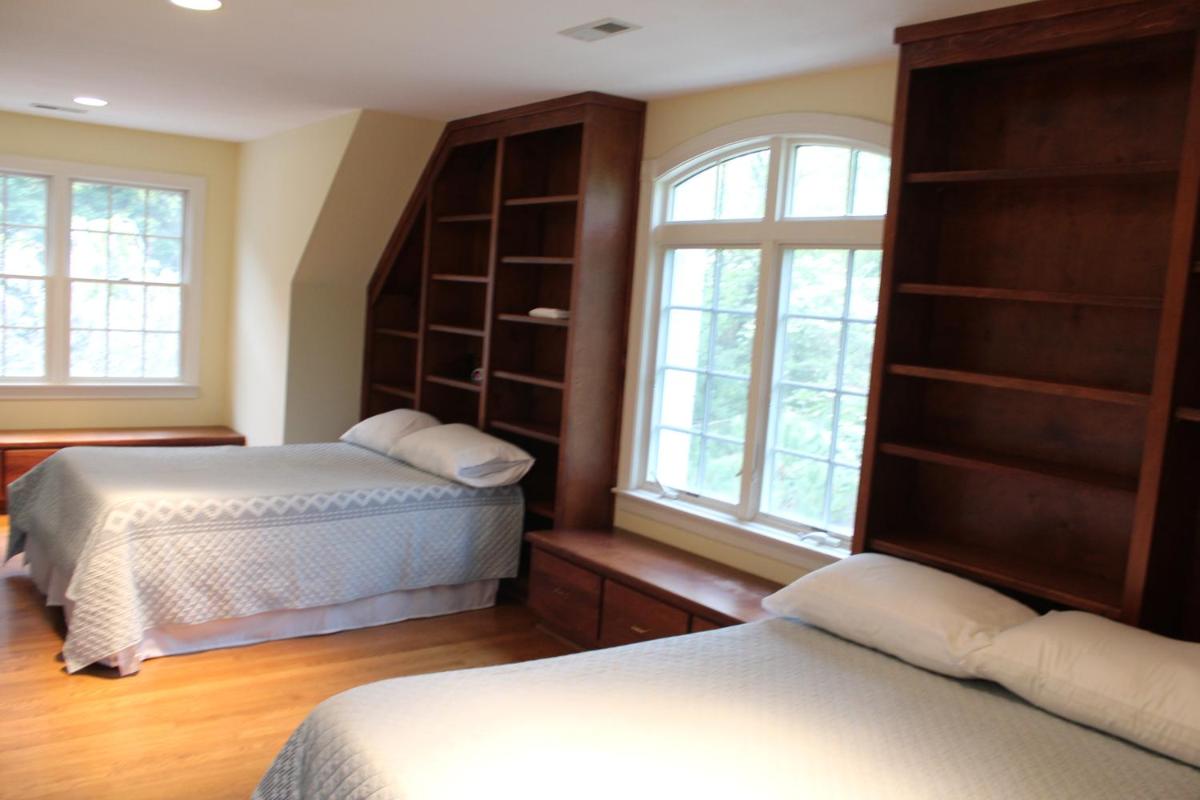 Blueberry Hill Cottage - Housity