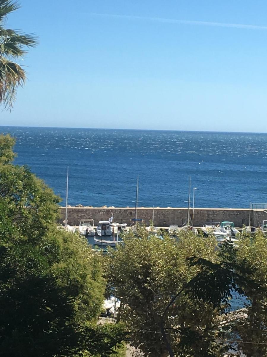 Le Goeland 3 ,balcon petite vue mer latérale au 3 eme étage sans ascenseur - Housity