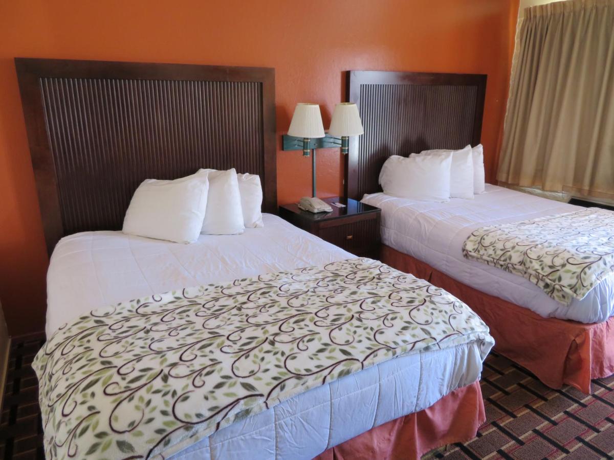 Royal Crest Motel - Housity