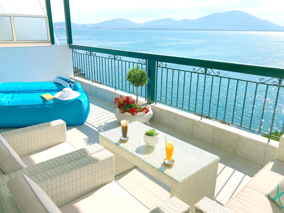 Colours Seaview Apartment - Housity