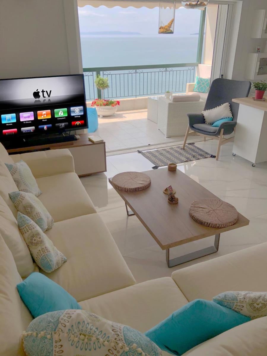 Colours Seaview Apartment - Housity