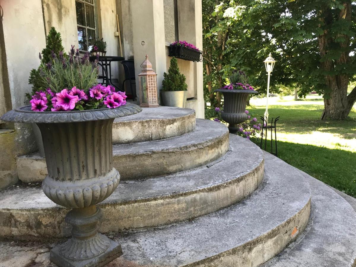 Berg Säteri - Housity