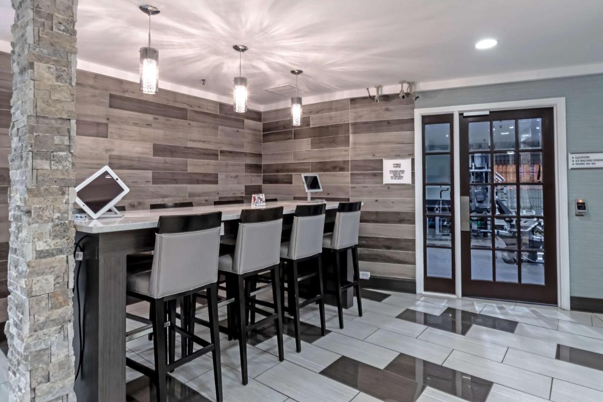 Best Western at O'Hare - Housity