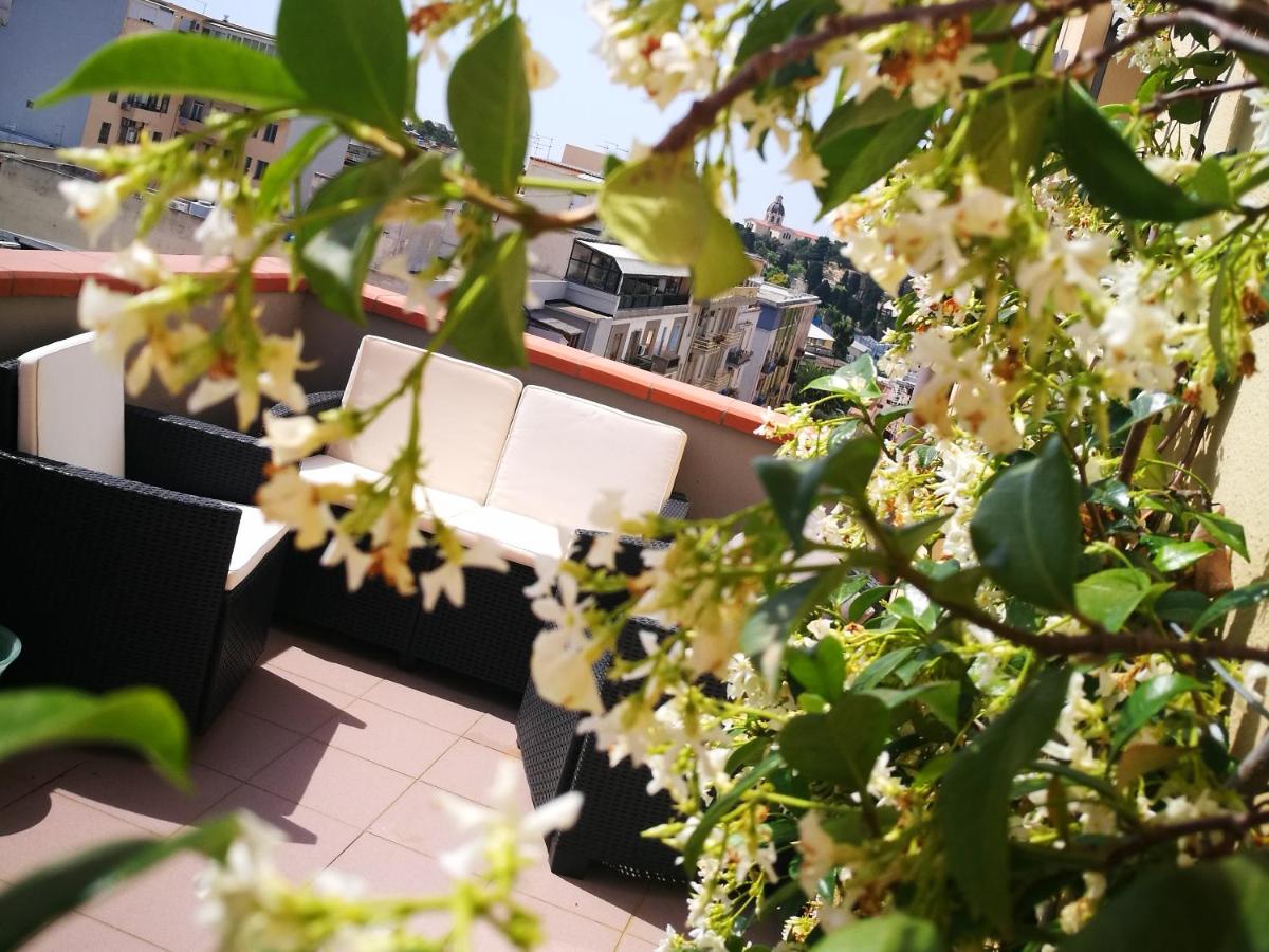 Elafi Penthouse - Housity