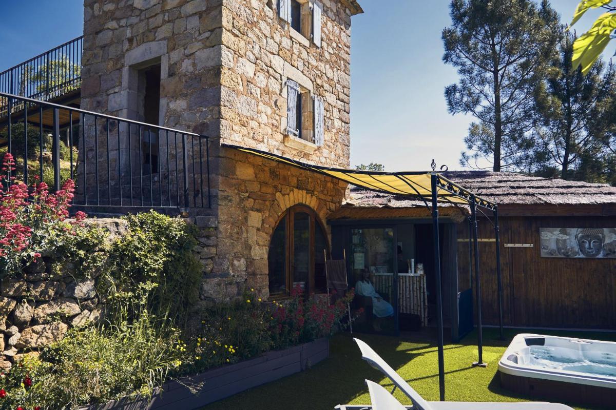 Jardin de l'établissement Domaine de Chalvêches Hôtel SPA 4*