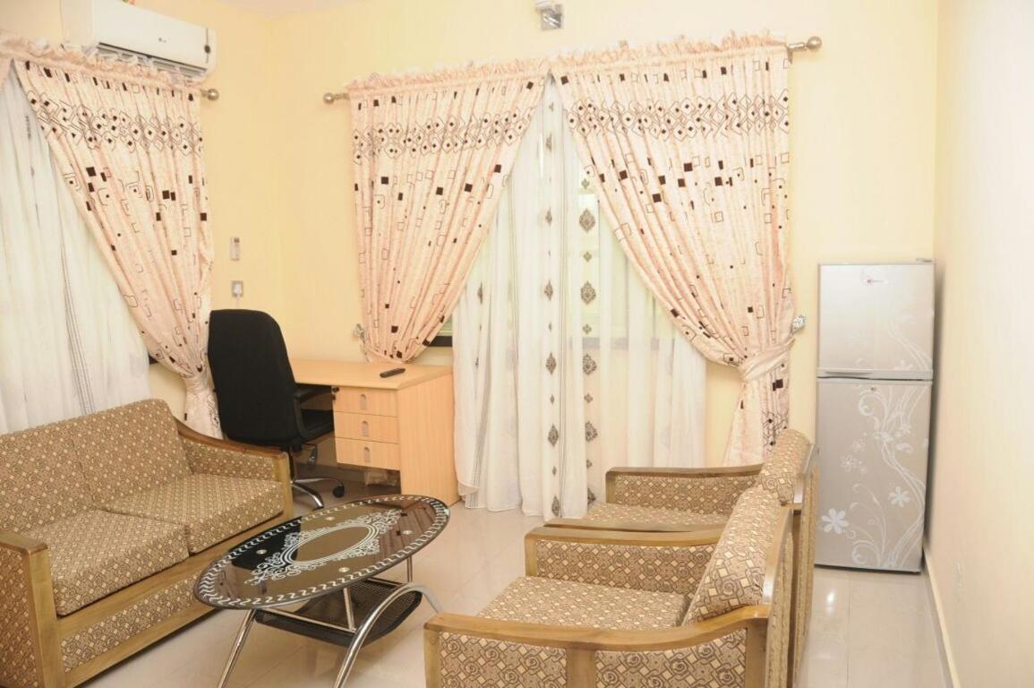 81 Division Officers Mess Apartment - Housity