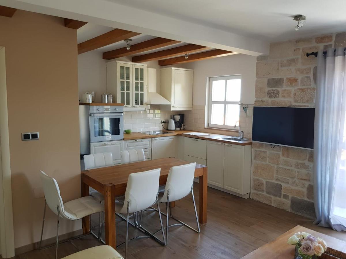 Apartments Lolita - Housity