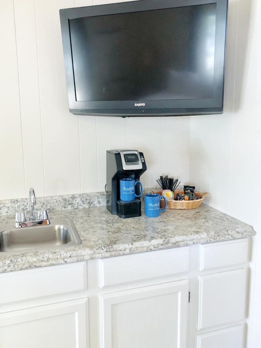 Churchill Pointe Inn - Housity