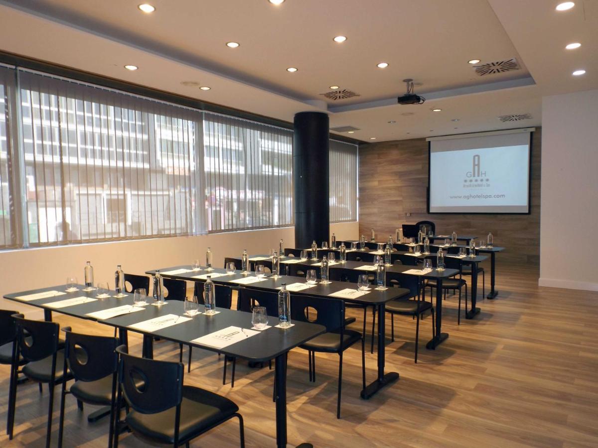 Zona business o sala de conferencias en Arrecife Gran Hotel & Spa