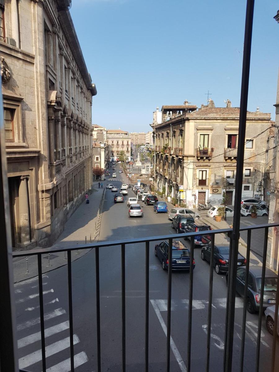 La casa di carta in piazza stesicoro - Housity