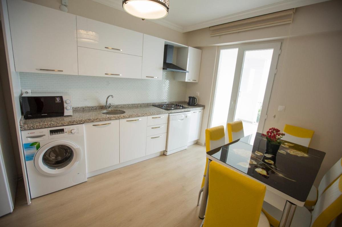 Black Rose - Housity