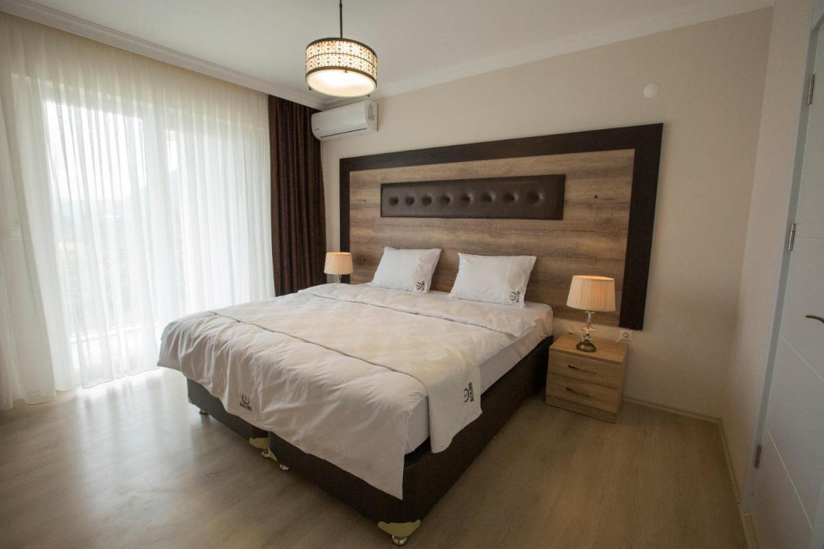 Black Rose - Housity
