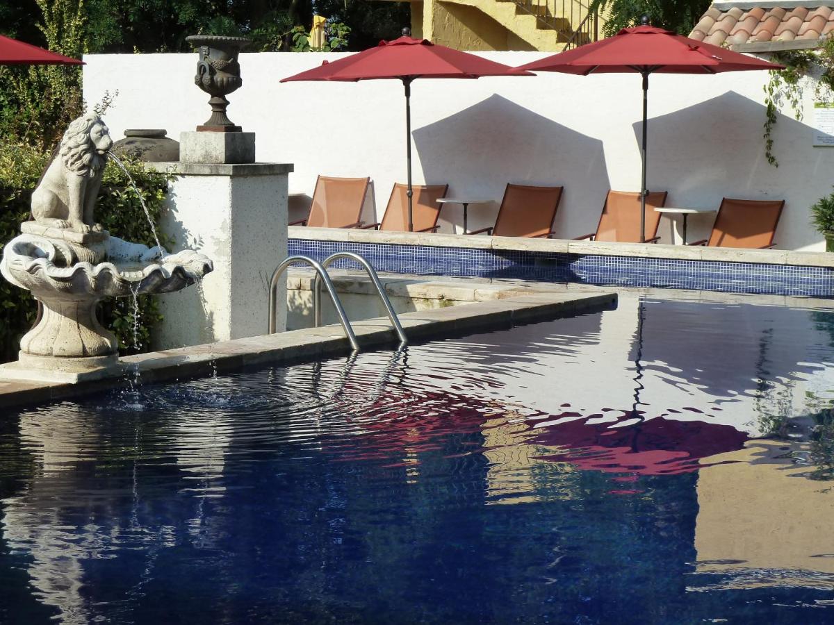 Piscine de l'établissement Mas de la Chapelle ou située à proximité