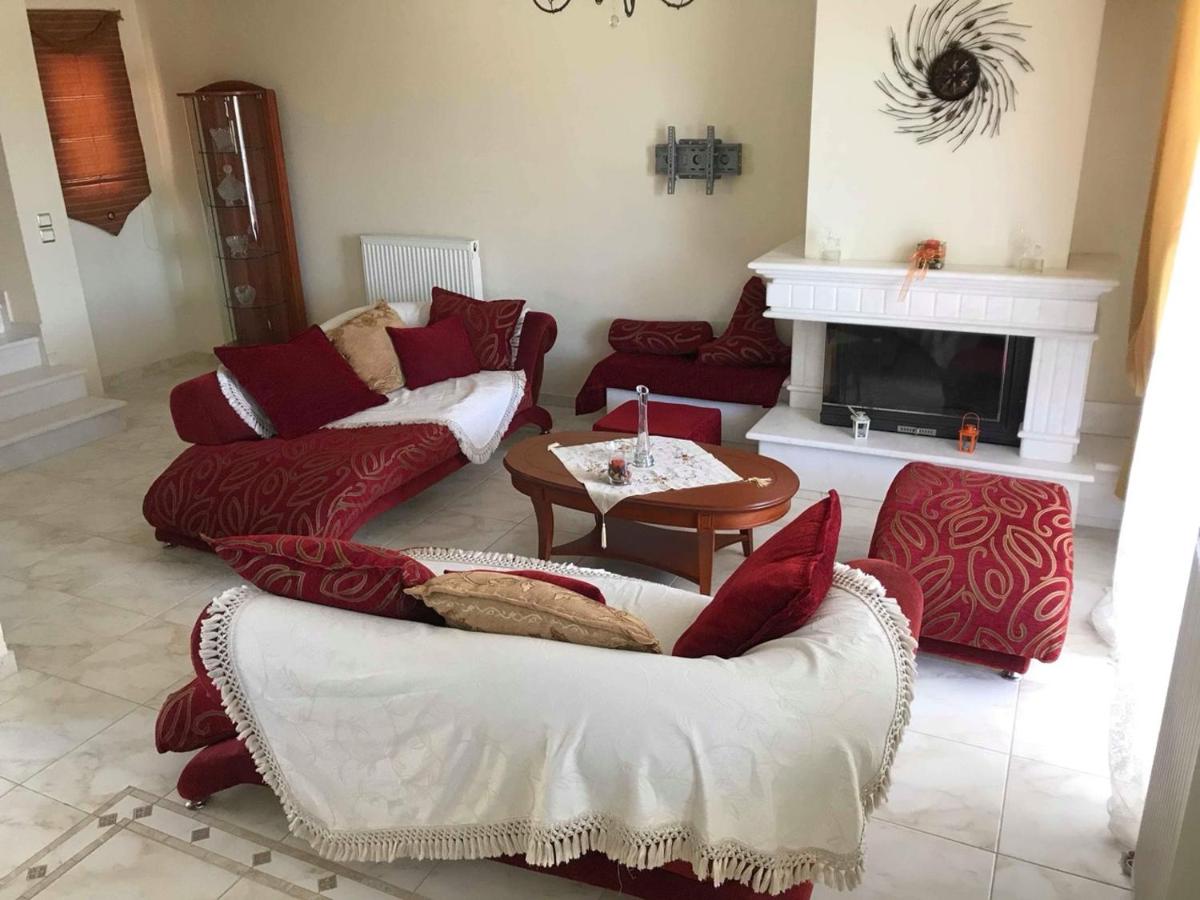 Amazing House in Kiato near the Beach - Housity