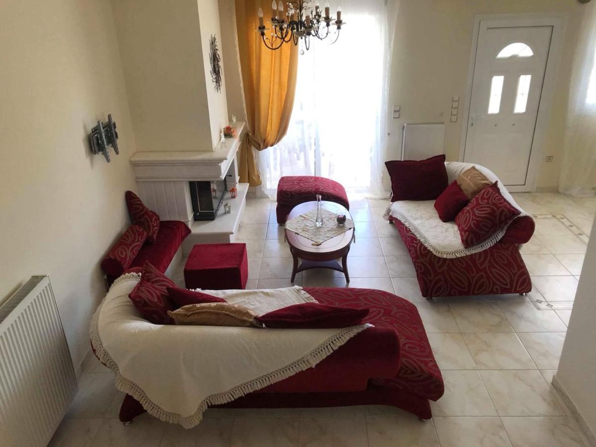 Amazing House in Kiato near the Beach - Housity